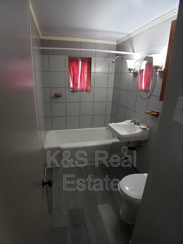 Foto del edificio - 721 Memory Ln