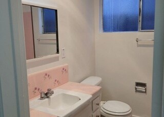 Building Photo - 723 Elm Ave