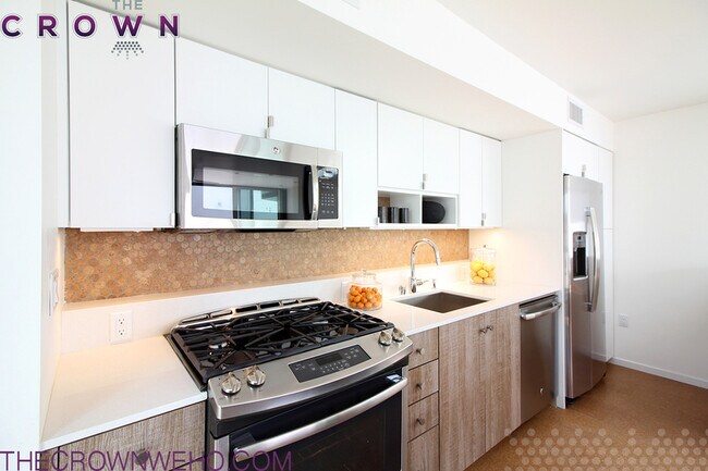 Foto del edificio - 8350 Santa Monica Blvd