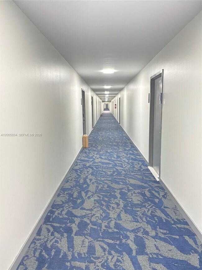 Foto del edificio - 701 Three Islands Boulevard