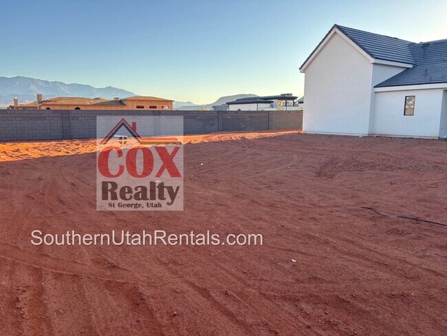 Building Photo - Gorgeous Washington Fields Home with 6 bed...