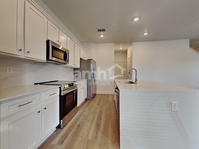 Building Photo - 6719 Atlantic Bch Ave