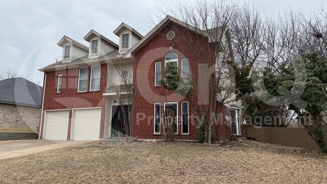 Foto del edificio - 1106 Hyde Park Dr