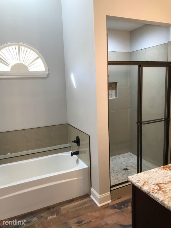 Building Photo - 3 br, 2.5 bath House - 1517 River Run Dr
