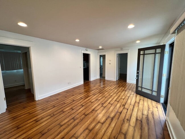 Building Photo - 615 El Molino