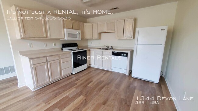 Foto del edificio - 1344 Devon Ln