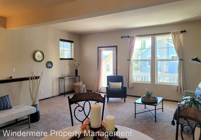Building Photo - 2 br, 2.5 bath House - 19542 Scoter Lane NE