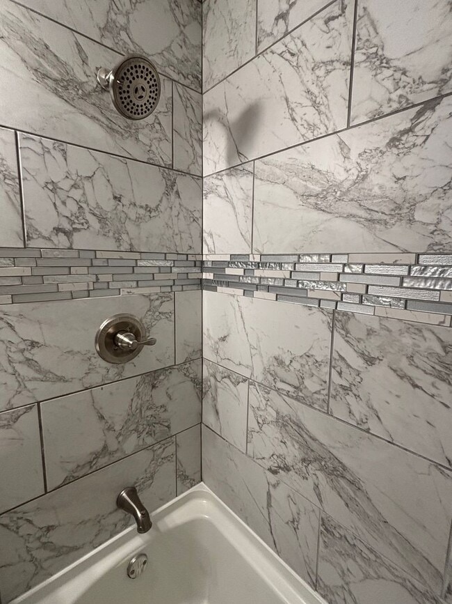 Foto del edificio - Updated 5 Bedroom Home