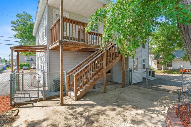 Building Photo - 28 S Beech St