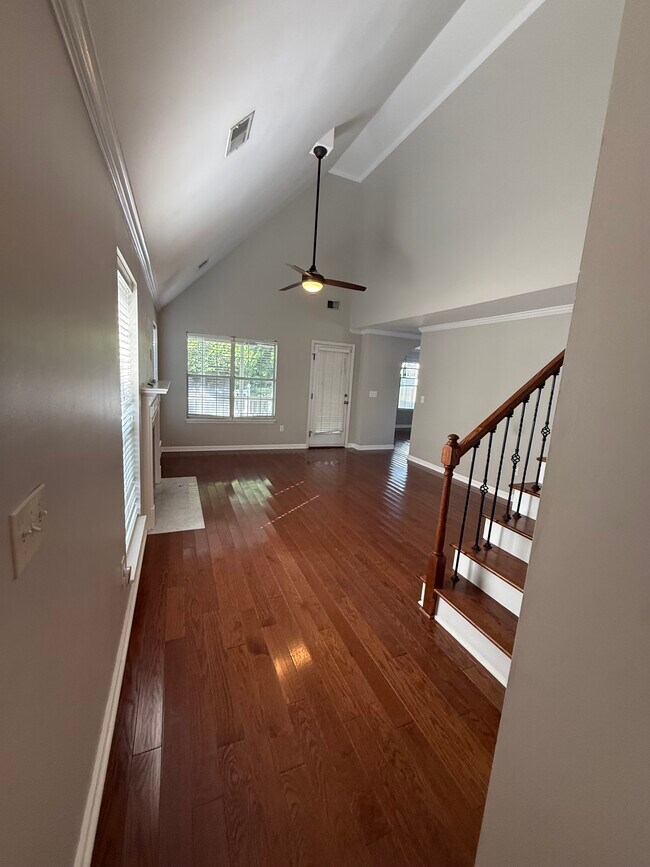 Building Photo - 823 Harbor Place Dr