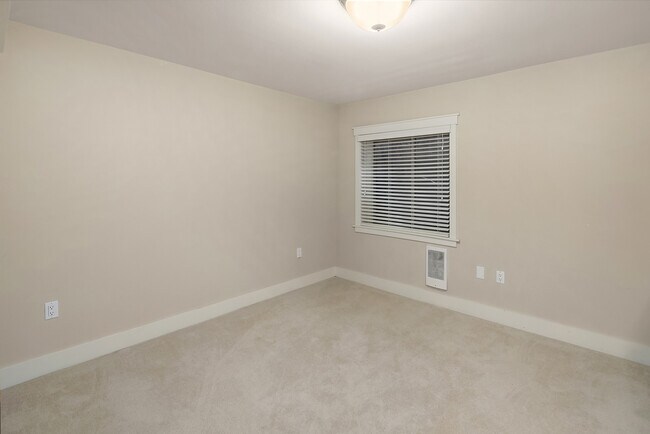 Foto del edificio - 3204 81st Pl SE