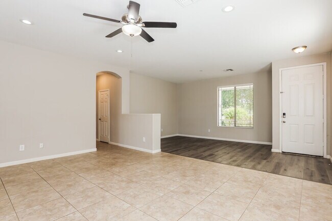 Foto del edificio - 40994 N Vine Ave