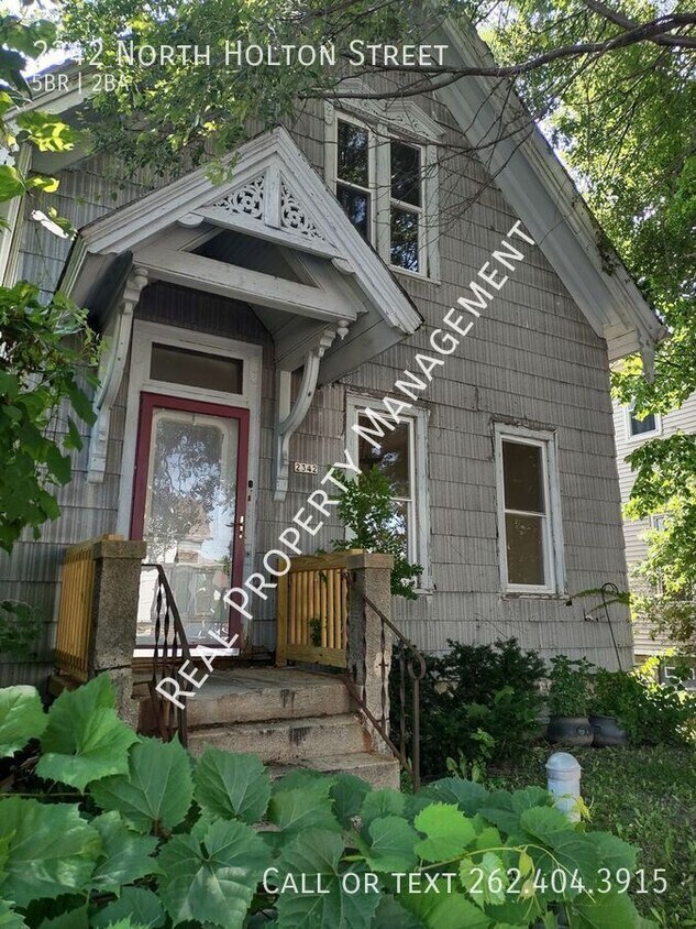 Primary Photo - 2342 N Holton St