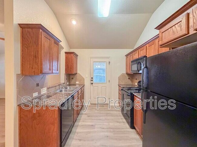 Foto del edificio - 120A Andy Ln