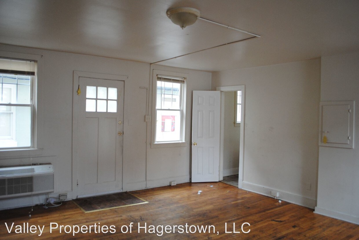 Primary Photo - 123 W Burke St