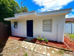 Building Photo - 426 Dummitt Ave