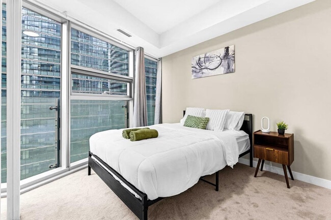 Building Photo - 19 York St