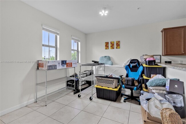Foto del edificio - 10620 NW 88th St