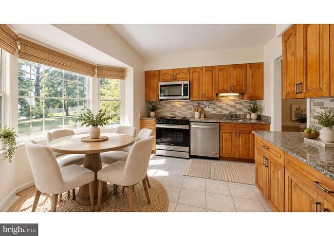 Building Photo - 2303 McGregor Ct