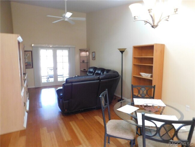 Foto del edificio - 95 E Hartford St