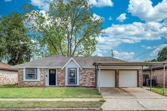 Building Photo - 1109 E Columbia Ln