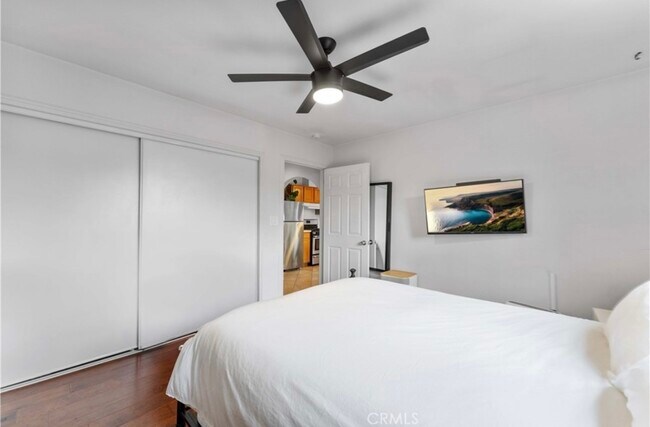 Foto del edificio - 6032 Crestwood Way