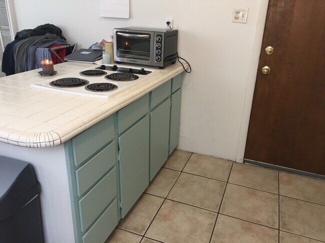 Building Photo - 725 S 900 W
