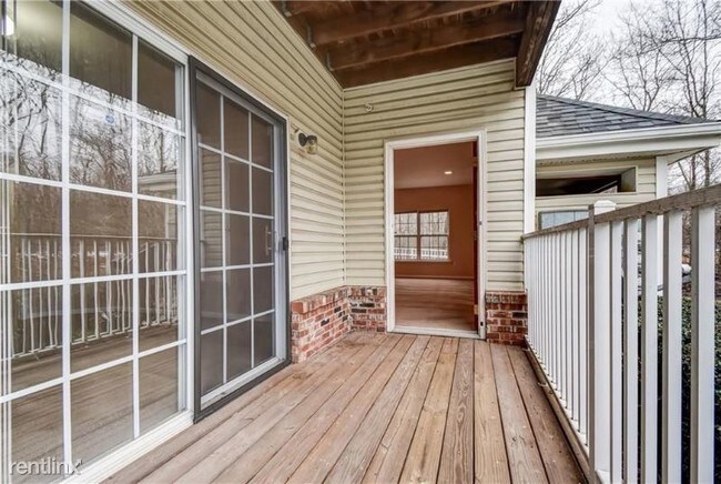 Building Photo - 2 br, 2 bath Condo - 223 Pinelli Dr