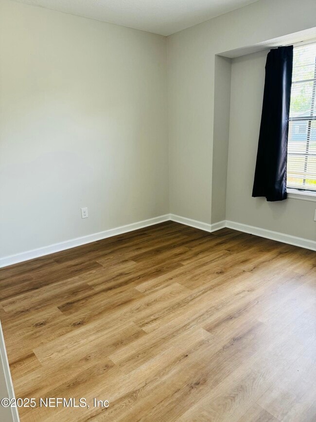 Building Photo - 8153 Settlers Landing Trail N