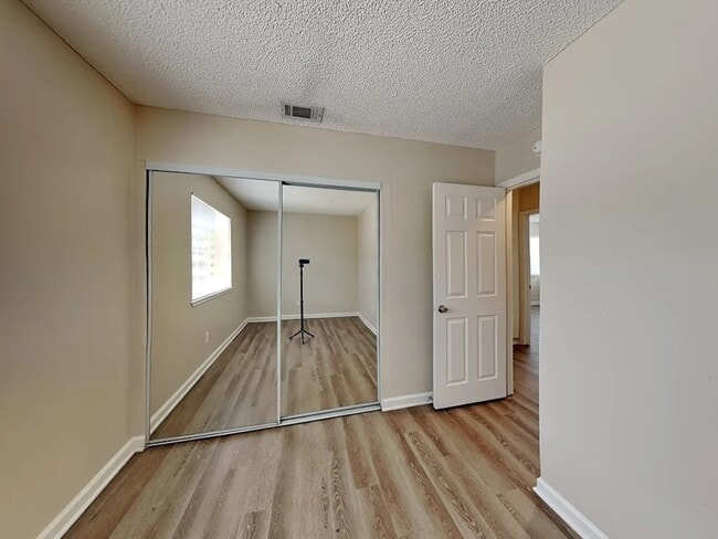 Foto del edificio - 4037 Hale St