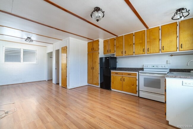Building Photo - 231 Lehua St