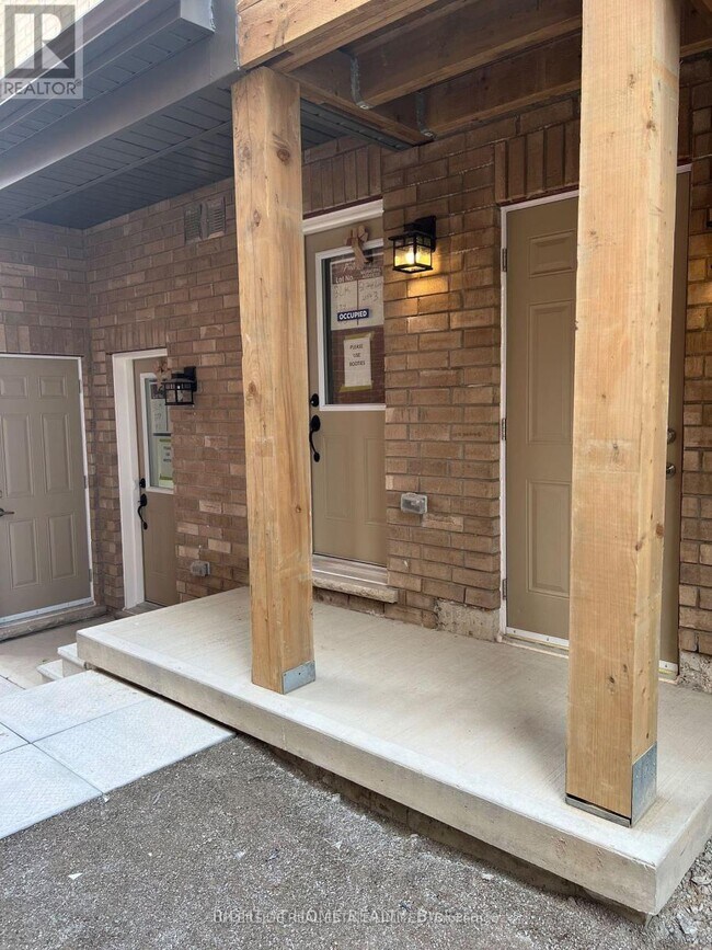 Building Photo - 51 Hay Ln.