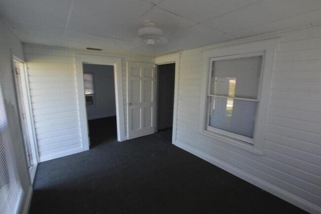 Building Photo - 1603 N Lee Jackson Hwy