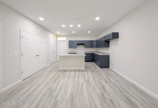 Foto del edificio - 1148 E 3rd St