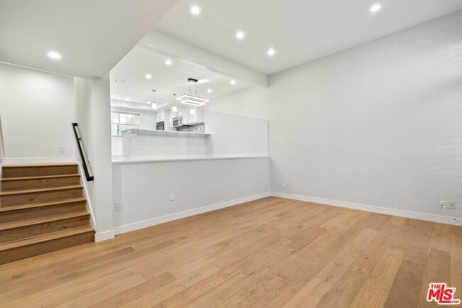 Foto del edificio - 4771 La Villa Marina