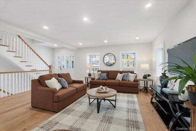 Foto del edificio - 32 Ackerman St