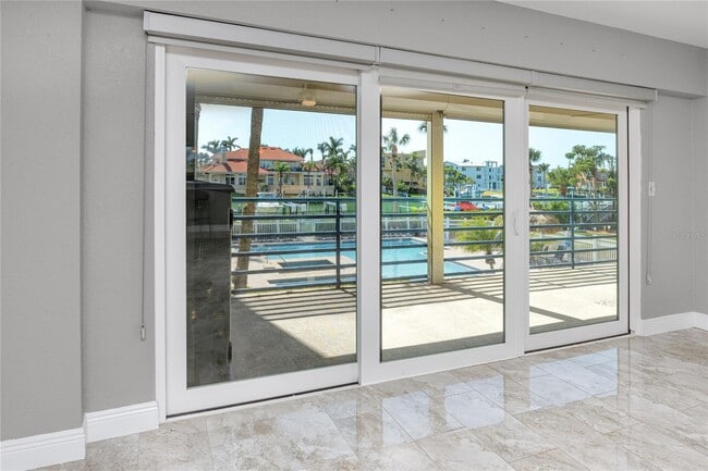 Foto del edificio - 363 Pinellas Bayway S