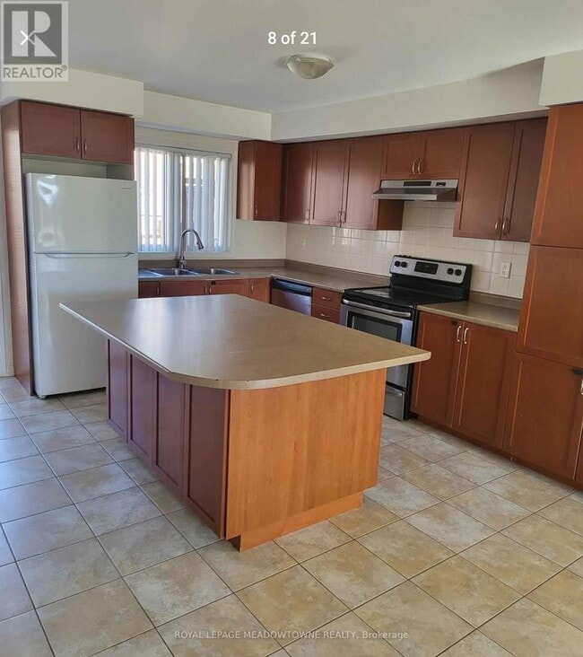 Building Photo - 3135 Boxford Cres