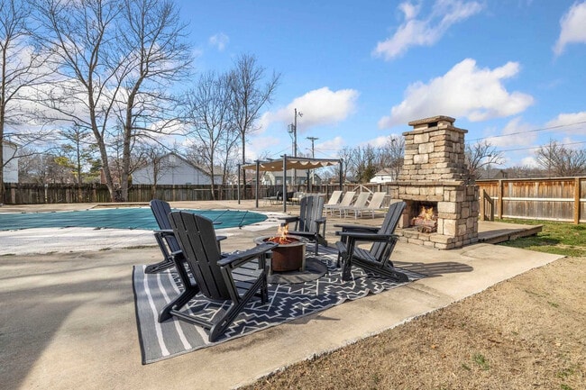 Foto del edificio - 302 S Shiloh St