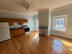 Primary Photo - 84 Ellery St