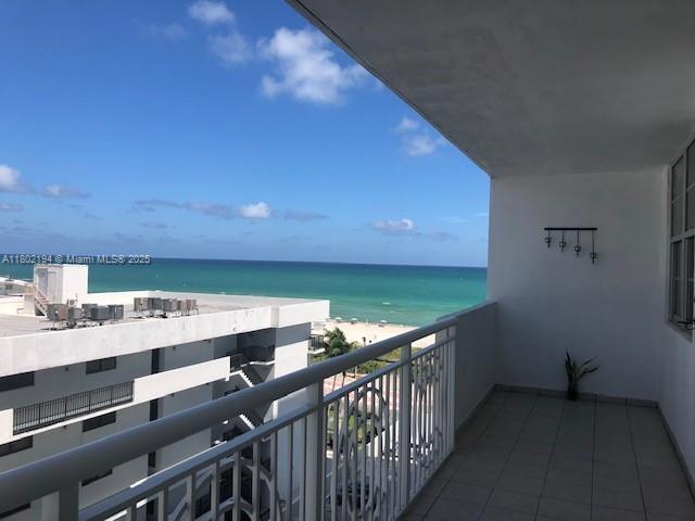Building Photo - 5825 Collins Ave
