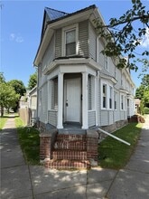 Building Photo - 161 S Union St