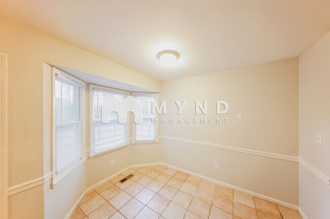 Foto del edificio - 1728 Russet Woods Ln