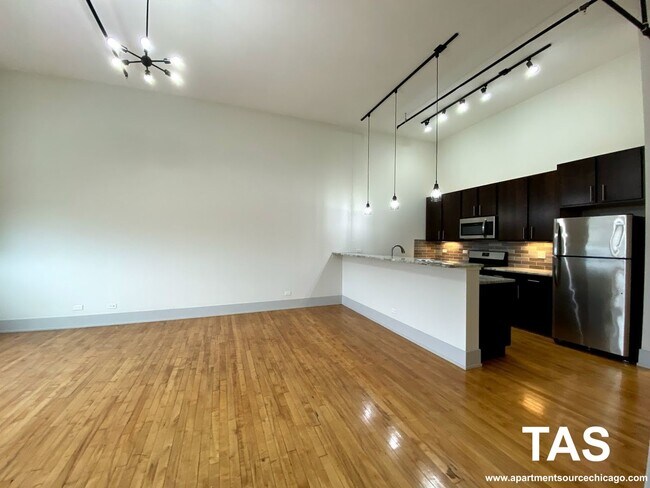 Building Photo - 1432 W 21st St