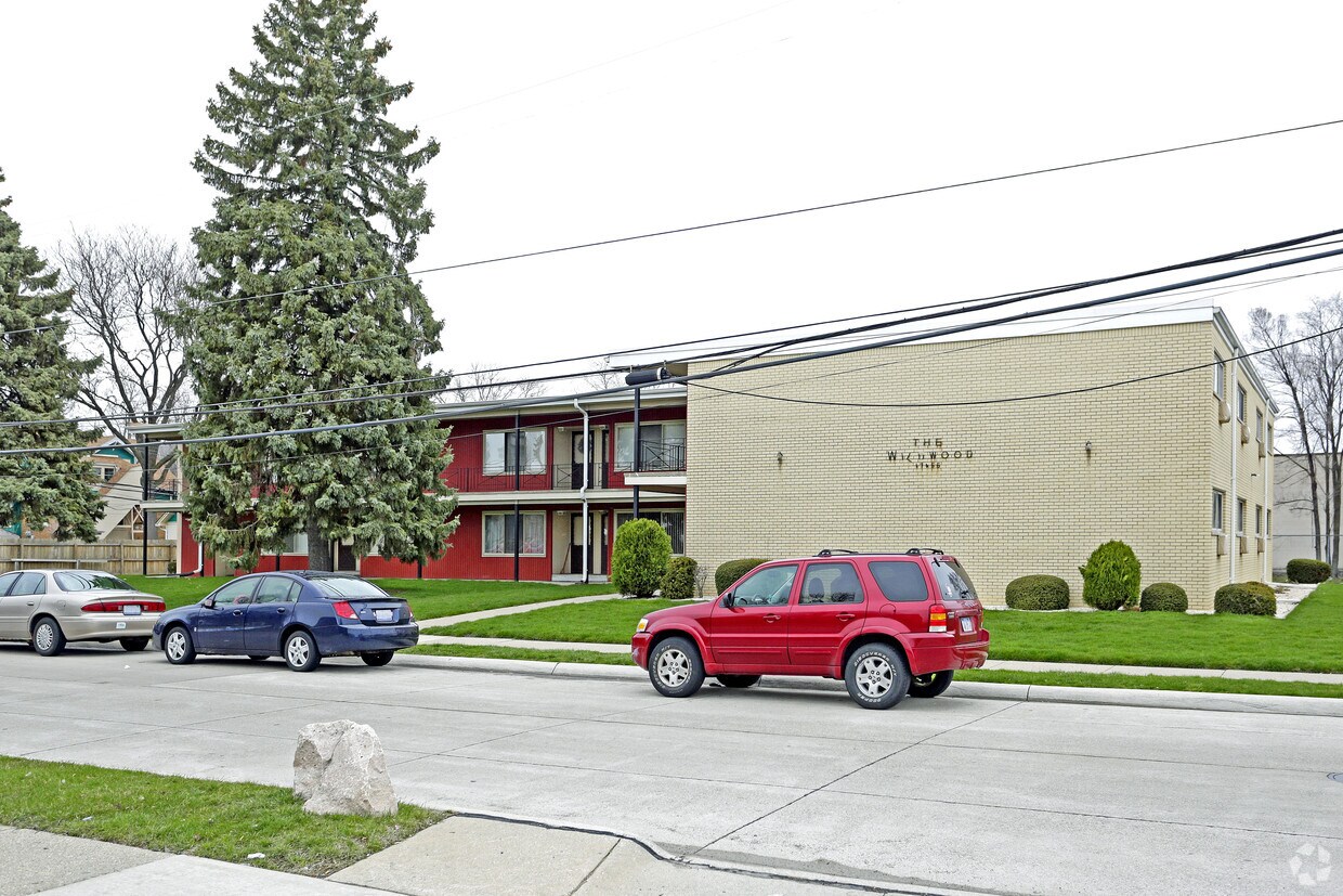 1744517455 Wildwood St, Roseville, MI 48066 Apartments in Roseville
