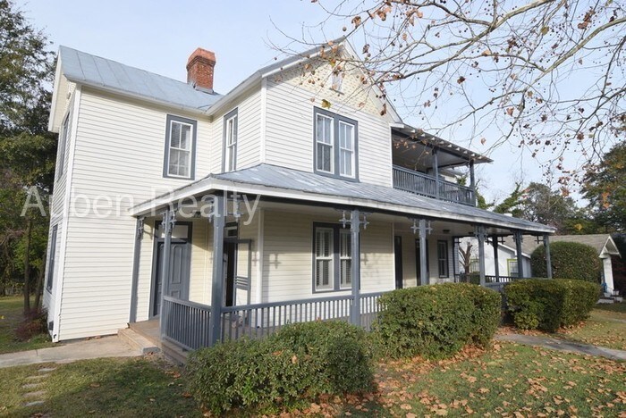 Primary Photo - 2147 Richmond Ave