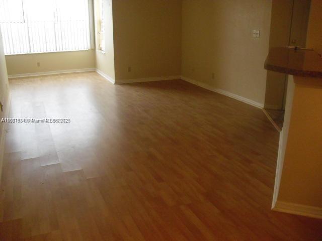 Foto del edificio - 3420 Pinewalk Dr N