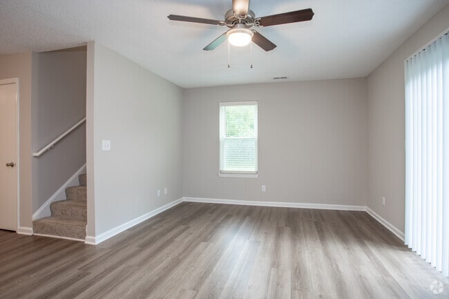 3BR, 2.5BA - 1,408SF - Living Area - North Chase Apartments