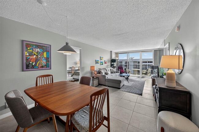 Foto del edificio - 531 N Ocean Blvd