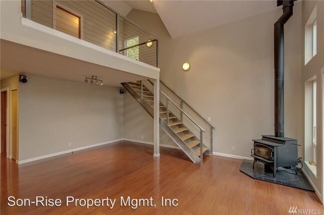 Building Photo - 3 br, 2 bath House - 400 Chuckanut Dr N.